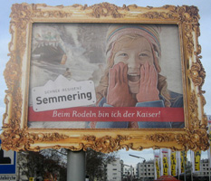 SEMMERING; "Beim Rodeln bin ich der Kaiser". Bild: WEBSCHOOL Ort: Kreuzung Raxstrae / Laxenburger Strae